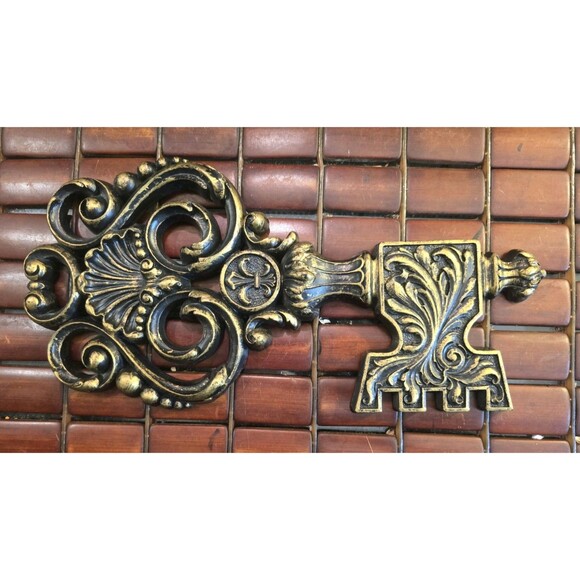 Mid Century Gold Skeleton Key Pair Wall Decor Hollywood Regency DART Ind. - Picture 3 of 8